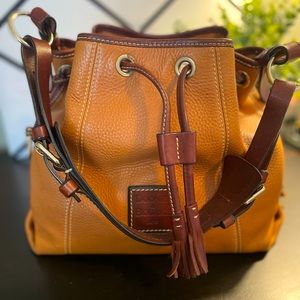 Dooney & Bourke handbag tote shoulder leather large